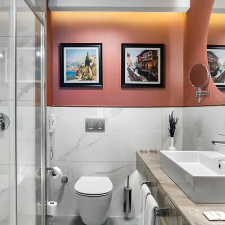 Aspera Altunizade Szálloda 4*