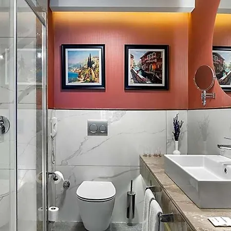Aspera Altunizade 4*